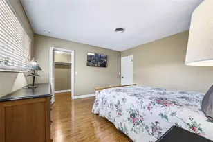 1711 NE 40th Ct, Oakland Park, FL 33334 - Photo 19