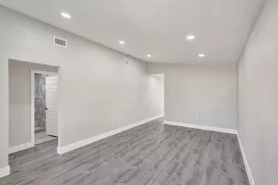 2614 W 65th St, Hialeah, FL 33016 - Photo 11