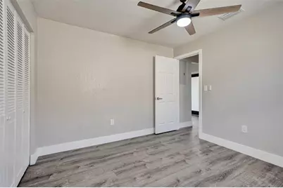 2614 W 65th St, Hialeah, FL 33016 - Photo 25