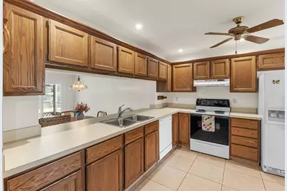 3249  Deer Creek Lake Shore Dr, Unit #32, Deerfield Beach, FL 33442 - Photo 29