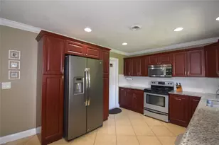 301 SE 12th St, Deerfield Beach, FL 33441 - Photo 11