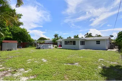 301 SE 12th St, Deerfield Beach, FL 33441 - Photo 35