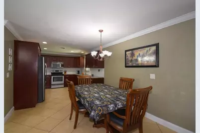 301 SE 12th St, Deerfield Beach, FL 33441 - Photo 9