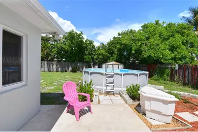 301 SE 12th St, Deerfield Beach, FL 33441 - Photo 29