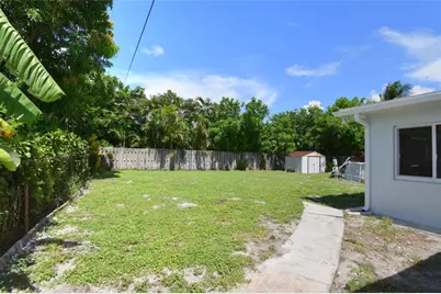 301 SE 12th St, Deerfield Beach, FL 33441 - Photo 33