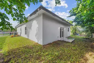 2407 NW 8th St, Fort Lauderdale, FL 33311 - Photo 29