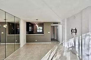 118 NW Royal Park Dr Unit, Oakland Park, FL 33309 - Photo 7