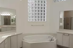 7042 SE Bay Hill Dr, Stuart, FL 34997 - Photo 9