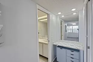 535 Oaks Dr, Pompano Beach, FL 33069 - Photo 9