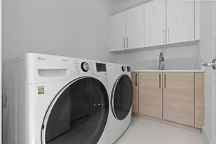 221 Shore Ct, Lauderdale by the Sea, FL 33308 - Photo 37