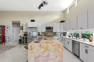 2701 NE 2nd Ave, Wilton Manors, FL 33334 - Photo 9