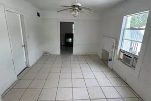 201 N 17th St, Fort Pierce, FL 34950 - Photo 13