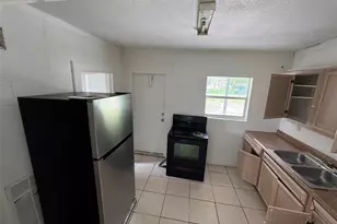 201 N 17th St, Fort Pierce, FL 34950 - Photo 7