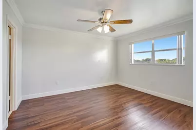 8225  Sunrise Lakes Blvd, Unit #303, Sunrise, FL 33322 - Photo 17