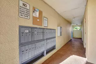 8225 Sunrise Lakes Blvd, Sunrise, FL 33322 - Photo 25