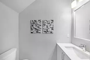 1251 NE 32nd St, Oakland Park, FL 33334 - Photo 23