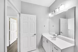 1251 NE 32nd St, Oakland Park, FL 33334 - Photo 35