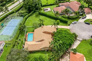 7604 Lexington Ln, Parkland, FL 33067 - Photo 3