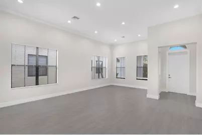 8504 NW 37th Ct, Pembroke Pines, FL 33024 - Photo 7