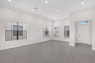 8504 NW 37th Ct, Pembroke Pines, FL 33024 - Photo 7