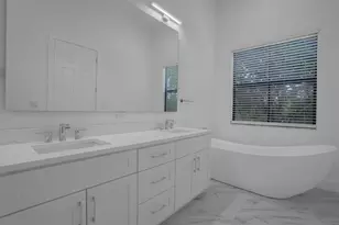 8504 NW 37th Ct, Pembroke Pines, FL 33024 - Photo 17