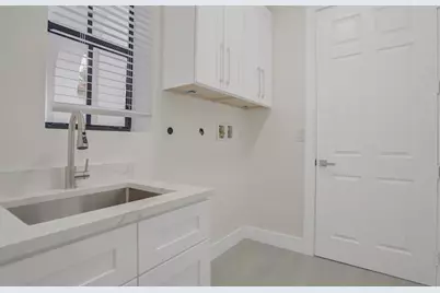 8504 NW 37th Ct, Pembroke Pines, FL 33024 - Photo 27
