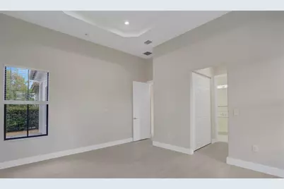 8504 NW 37th Ct, Pembroke Pines, FL 33024 - Photo 15