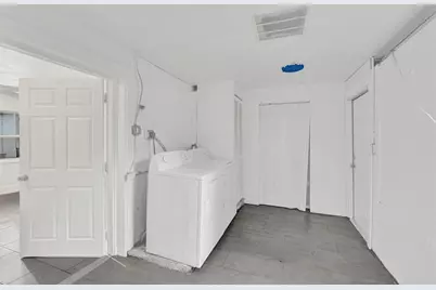 7021  Park St, Hollywood, FL 33024 - Photo 17