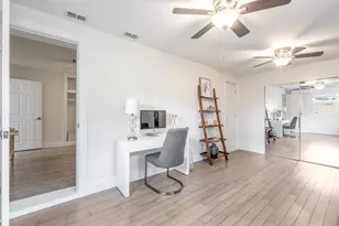 300 NE 43rd St, Oakland Park, FL 33334 - Photo 17