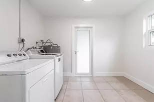 300 NE 43rd St, Oakland Park, FL 33334 - Photo 19