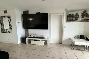 1101 Crystal Lake Dr, Deerfield Beach, FL 33064 - Photo 19