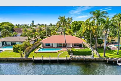 625  Oleander Dr, Hallandale Beach, FL 33009 - Photo 5