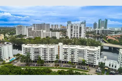 300  Diplomat Pkwy, Unit #309, Hallandale Beach, FL 33009 - Photo 19