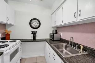 1000 SW 11th Ave Unit #12A Bldg E, Hallandale Beach, FL 33009 - Photo 17