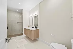 548 SE 1st Cir, Pompano Beach, FL 33060 - Photo 21