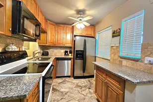 2141 NE 1st Ct, Boynton Beach, FL 33435 - Photo 1