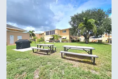 2141 NE 1st Ct, Unit #201, Boynton Beach, FL 33435 - Photo 25