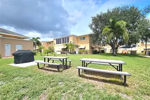2141 NE 1st Ct, Boynton Beach, FL 33435 - Photo 25
