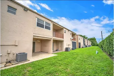 1321  Partridge Close, Unit #60, Pompano Beach, FL 33064 - Photo 3
