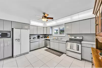 900 SE 13th Ct, Deerfield Beach, FL 33441 - Photo 13