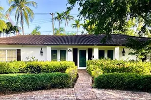 1612 E Lake Dr, Fort Lauderdale, FL 33316 - Photo 1