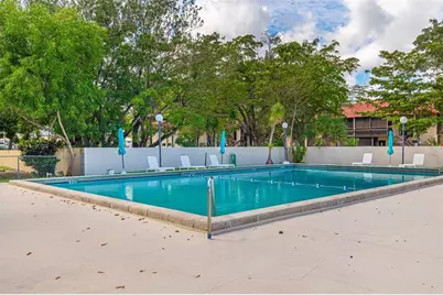 942 NE 199th St, Unit #401, Miami, FL 33179 - Photo 25