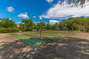 942 NE 199th St, Miami, FL 33179 - Photo 35