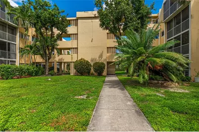 942 NE 199th St, Unit #401, Miami, FL 33179 - Photo 33
