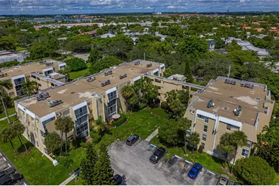 942 NE 199th St, Unit #401, Miami, FL 33179 - Photo 27