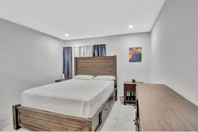 11831 NW 38th Pl, Sunrise, FL 33323 - Photo 9