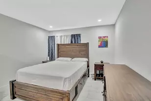 11831 NW 38th Pl, Sunrise, FL 33323 - Photo 9