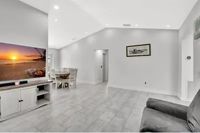 11831 NW 38th Pl, Sunrise, FL 33323 - Photo 5