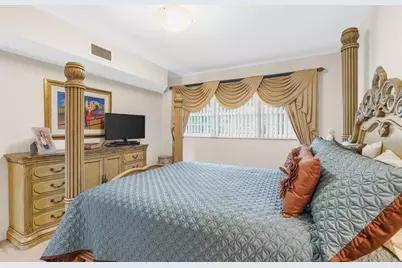 3800  Oaks Clubhouse Dr, Unit #110, Pompano Beach, FL 33069 - Photo 33