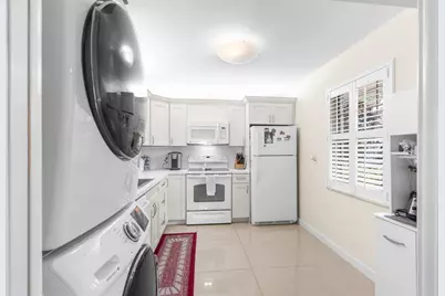 3800  Oaks Clubhouse Dr, Unit #110, Pompano Beach, FL 33069 - Photo 23